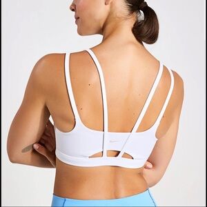 Nike Zenvy sports bra